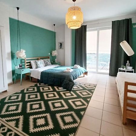 Comfy City Hideaway Каламата Екстериор снимка